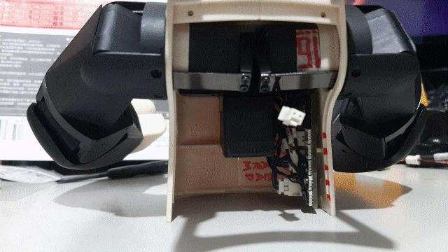 週刊_洛比_Robi 57 本期內容(零件：左右側機身組合在一起：背面)
