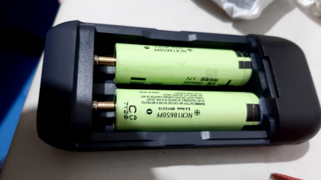 Robi2023.01.30_3_改造測試零件到貨���18650充電電池.gif