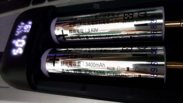 Robi2023.02.02_01_改造測試零件：可充電式電池18650_3.63V_3400mAh_2021年製造_電容量還有50%好像也不簡單？進行充電測試.gif