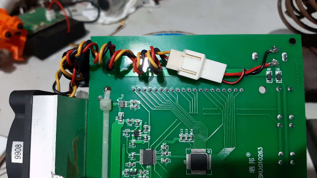 XH-M239鋰電池容量測試儀_07_引出供電端DC5~12V