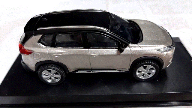 NISSAN_X-TRAIL e-POWER合   迴力車_4_右側視圖.gif