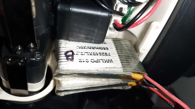 Robi2022.11.26_3_電池如果使用鋰聚合物電池Li_Polymer_3.7V650mAh兩顆_尺寸空間相當充足
