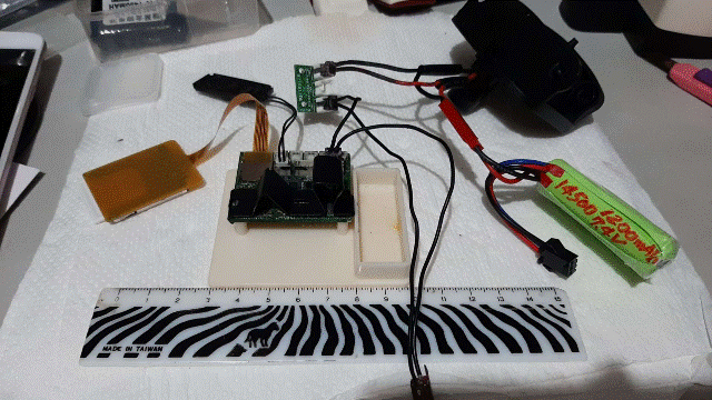 Robi2022.12.31_4_加掛改裝��14500鋰鐵電池7.4V,1200mAh進行測試.gif